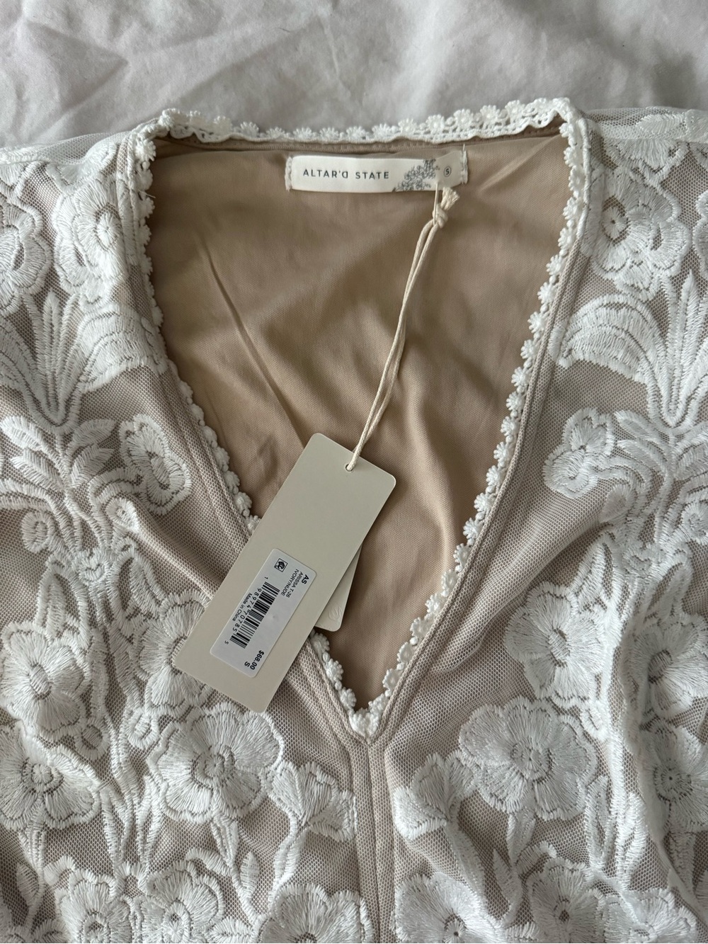NWT Altar'd State Arissa Floral Embroidered Top - Picture 6 of 8